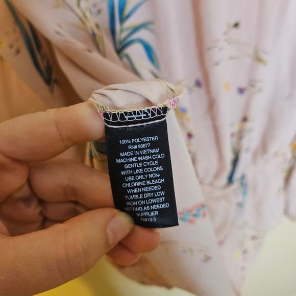 Worthington Size Extra Small XS Pink Floral Pattern Kawaii Cute Chic Top Blouse - Picture 7 of 10